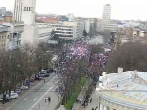 miting odozgo fotka sa twittera